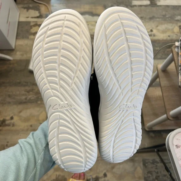 NIB Clark's Cloudsteppers Nova Ave size 8.5! - Picture 3 of 4